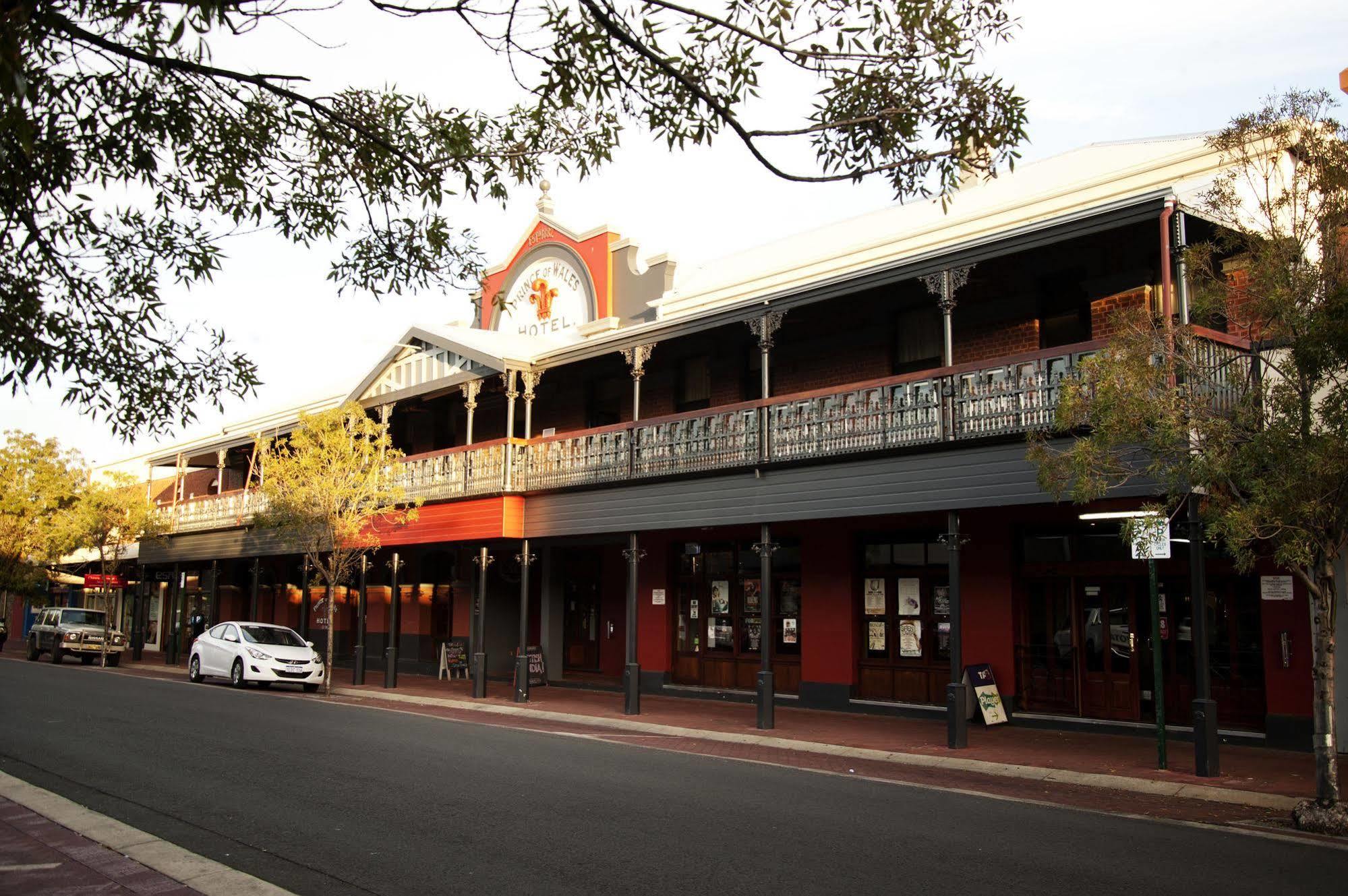 Prince Of Wales Hotel, Bunbury Kültér fotó